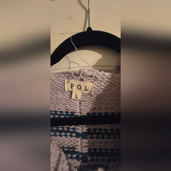 POL Sweater in Soft Gray and Deep Green - Picture 2 of 9